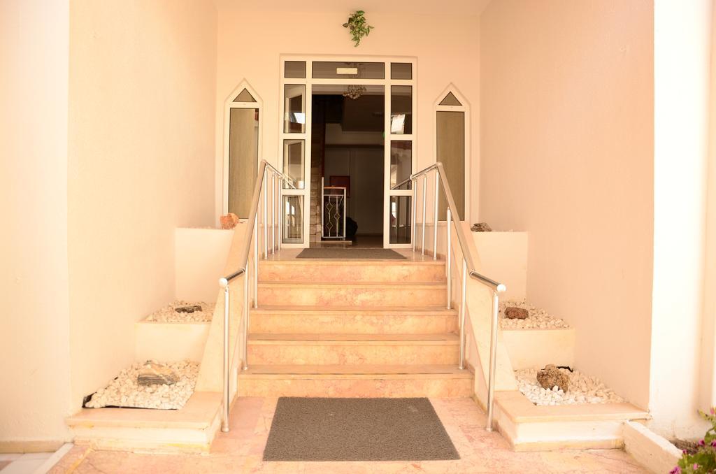 Sun Flower Apart Hotel Side Room photo