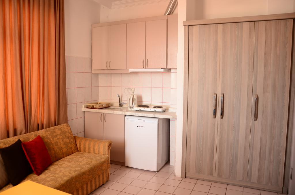 Sun Flower Apart Hotel Side Room photo